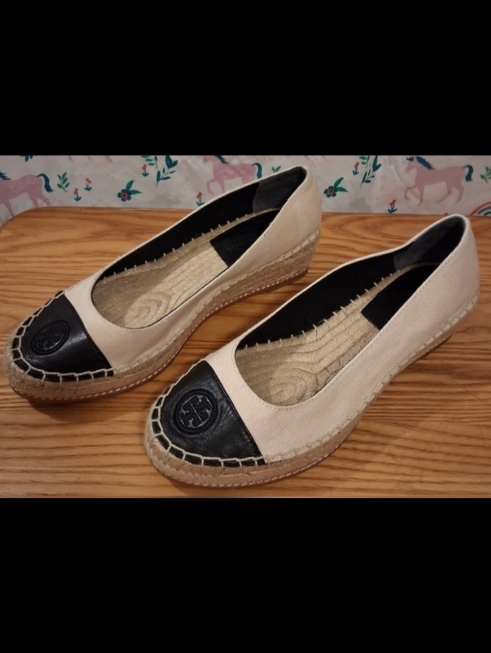 EUC Tory Burch Black Leather & Beige Canvas Casual Boho Wedge Heel Shoe SZ 6M